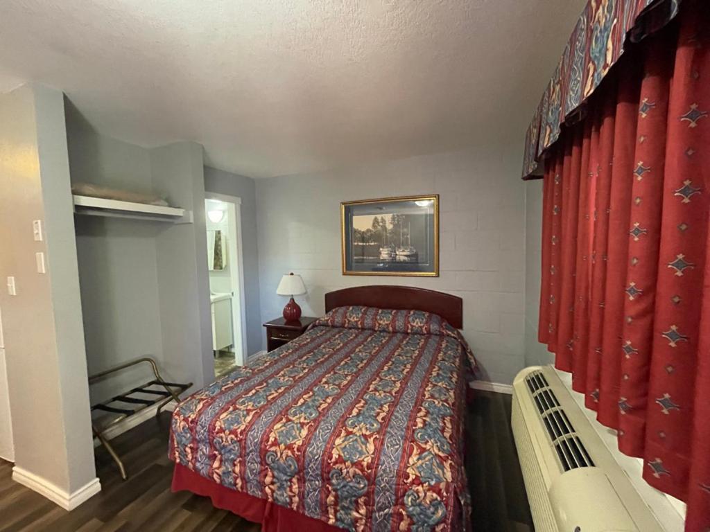 Arrow Lake Motel Fauquier Εξωτερικό φωτογραφία