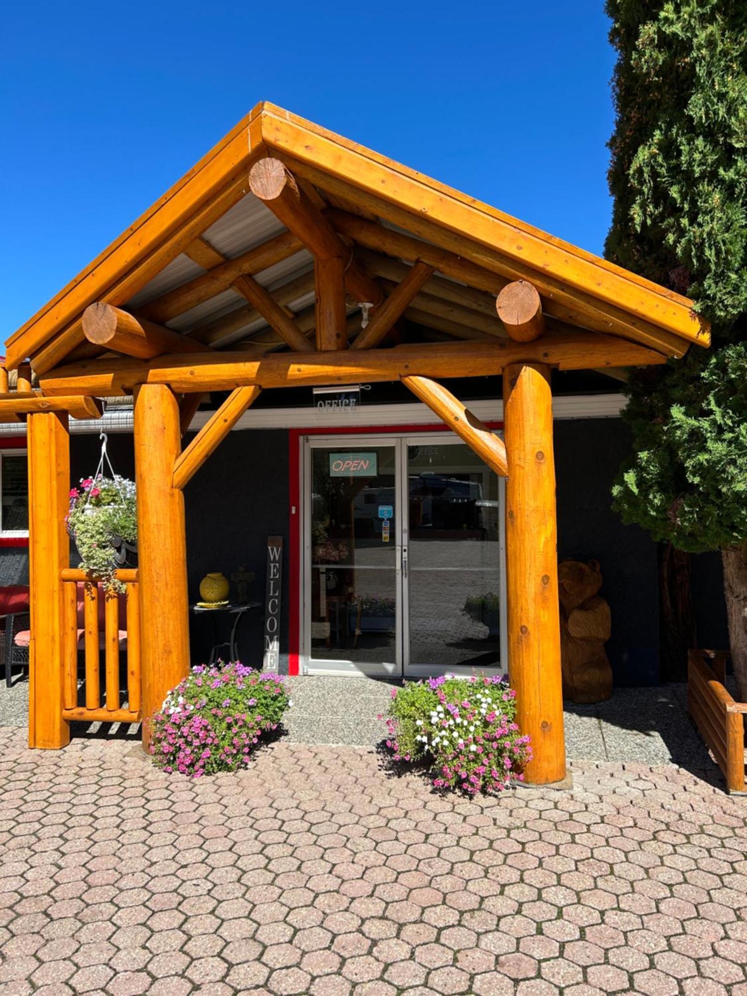 Arrow Lake Motel Fauquier Εξωτερικό φωτογραφία